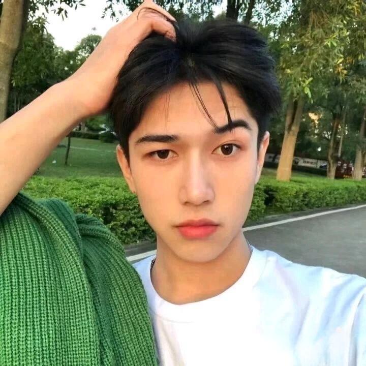 陳 .