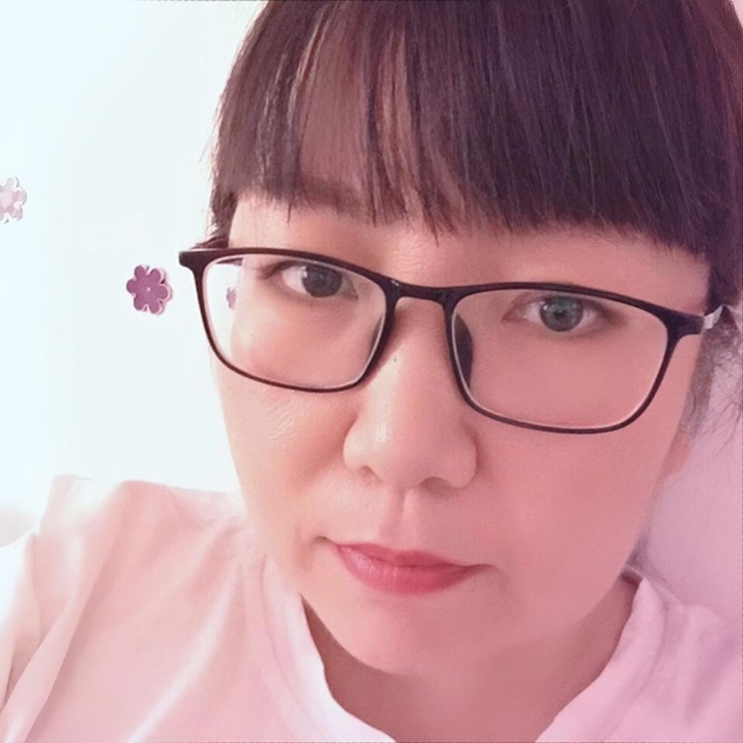 爱编绳的璐璐吖