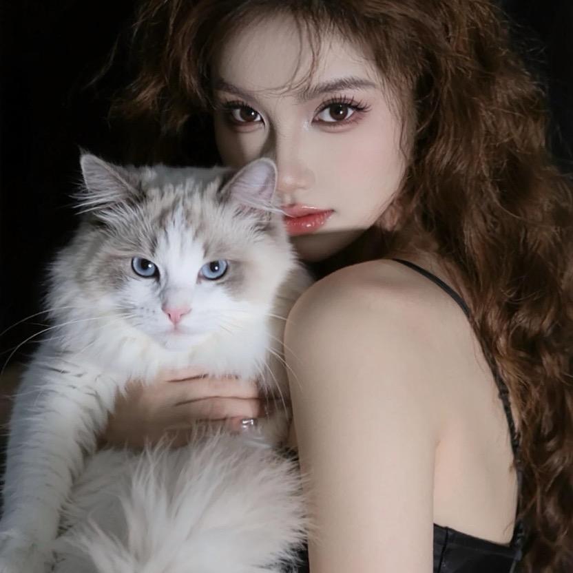 哈尼宝贝：爱吃小蛋糕🍰