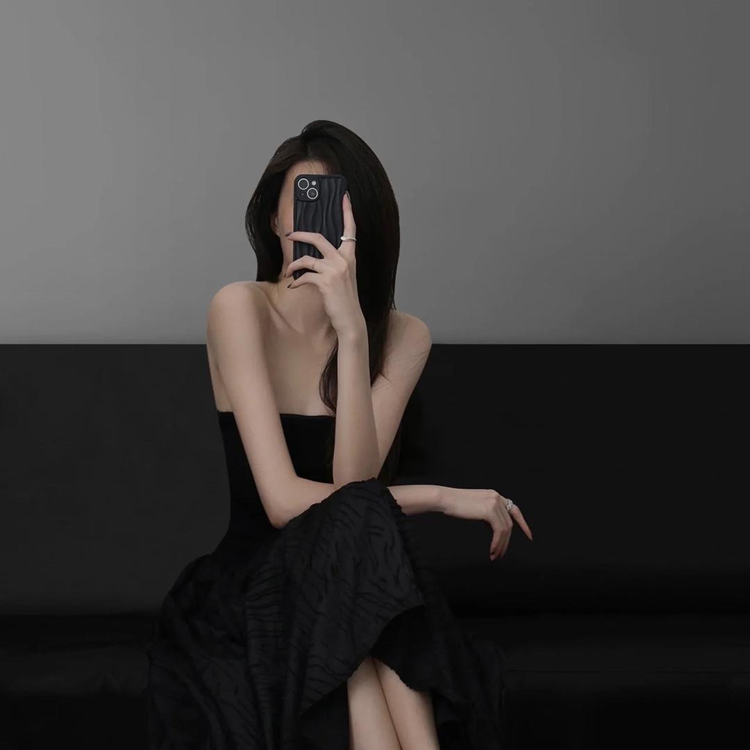 依人穿搭优选`、