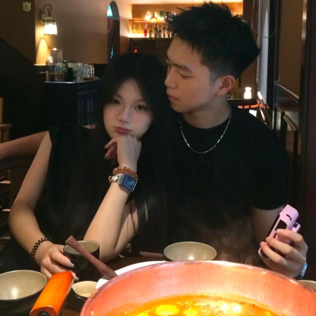 我吃饭的时候不饿.