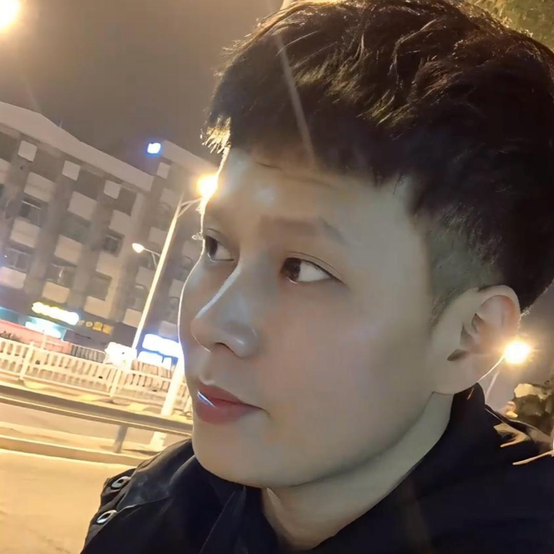 明仔来了（熬夜成瘾🍎）