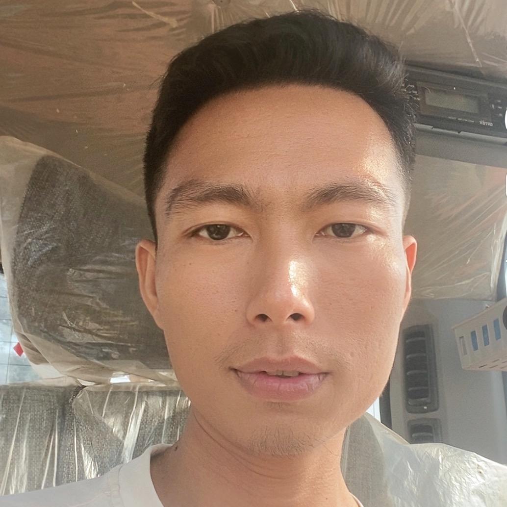 挖界长颈鹿