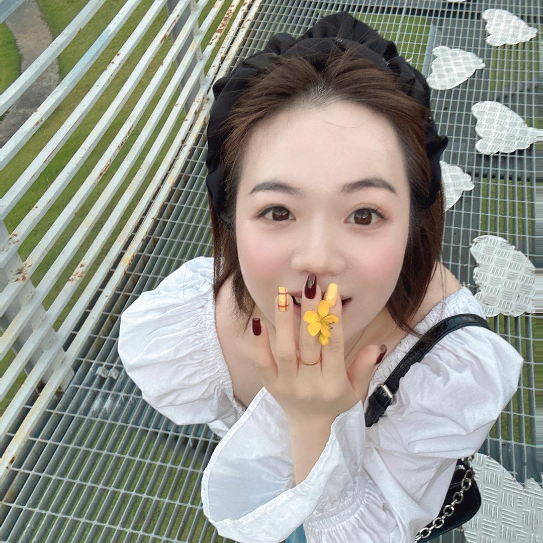 草莓软糖董女士🍓