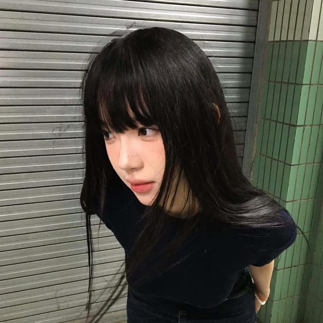 川上秋依.