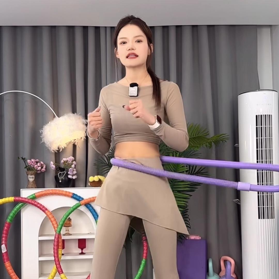 呼啦圈小姐姐