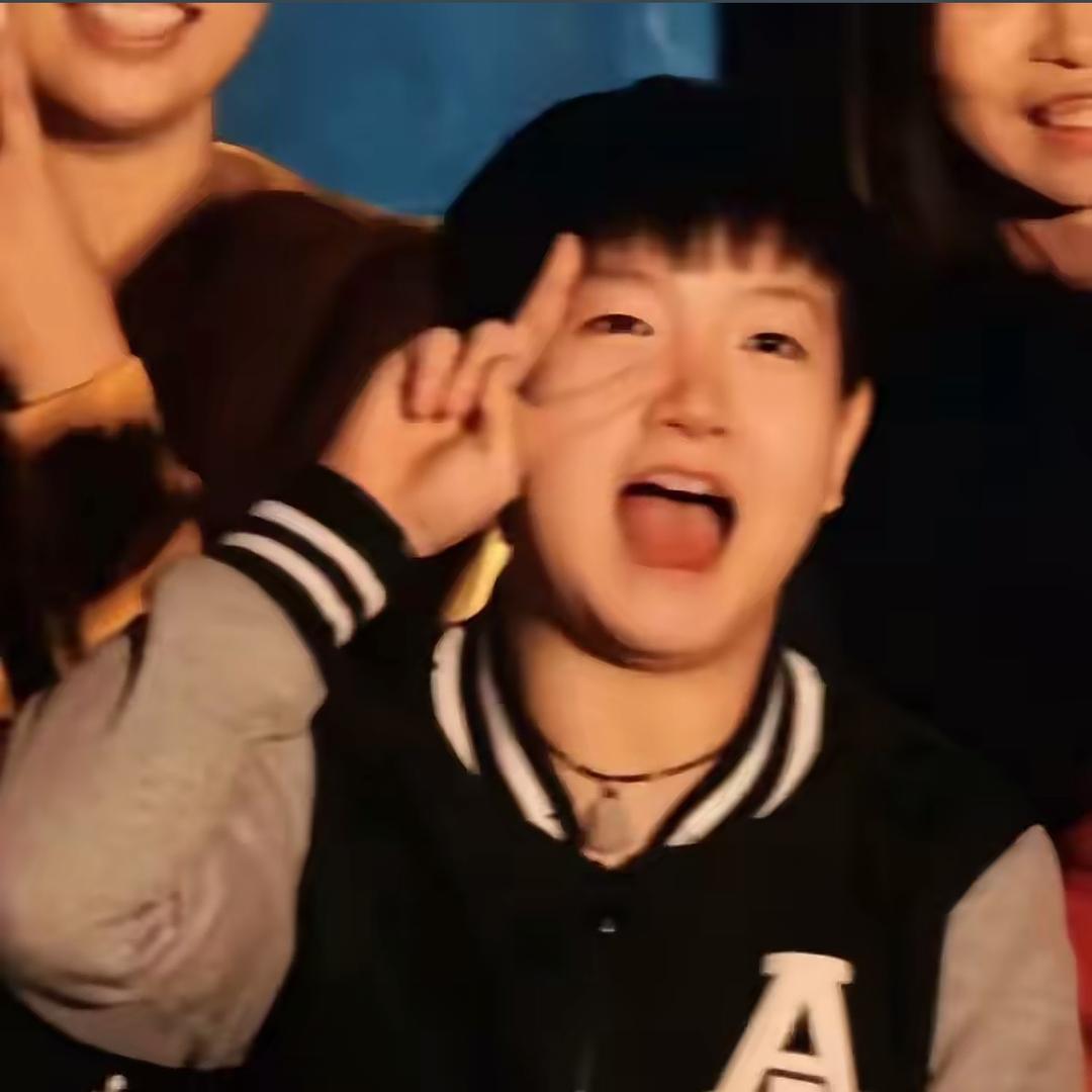 👰美少女💪壮士