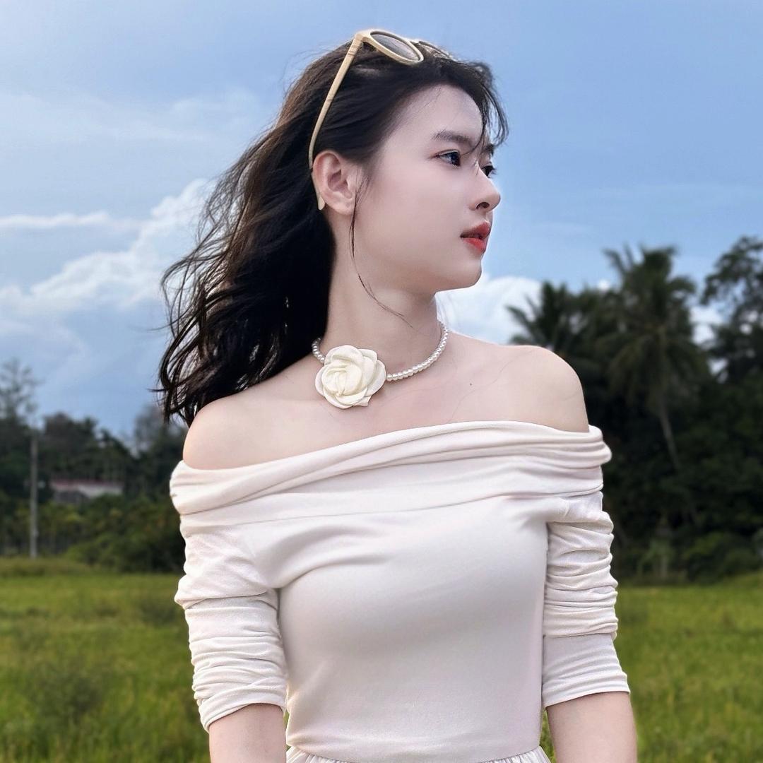 莫莫🧚‍♀️
