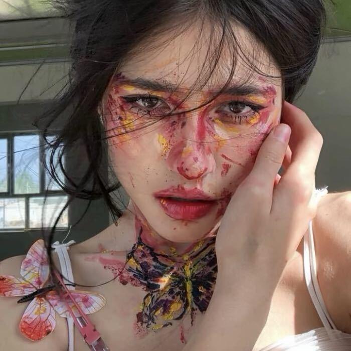 楚楚吃糖也会苦