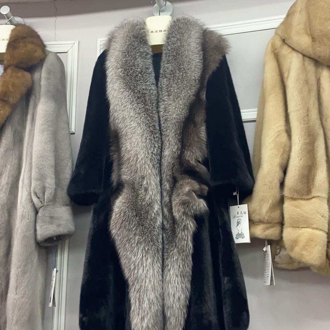 阿平皮草金璀皮草