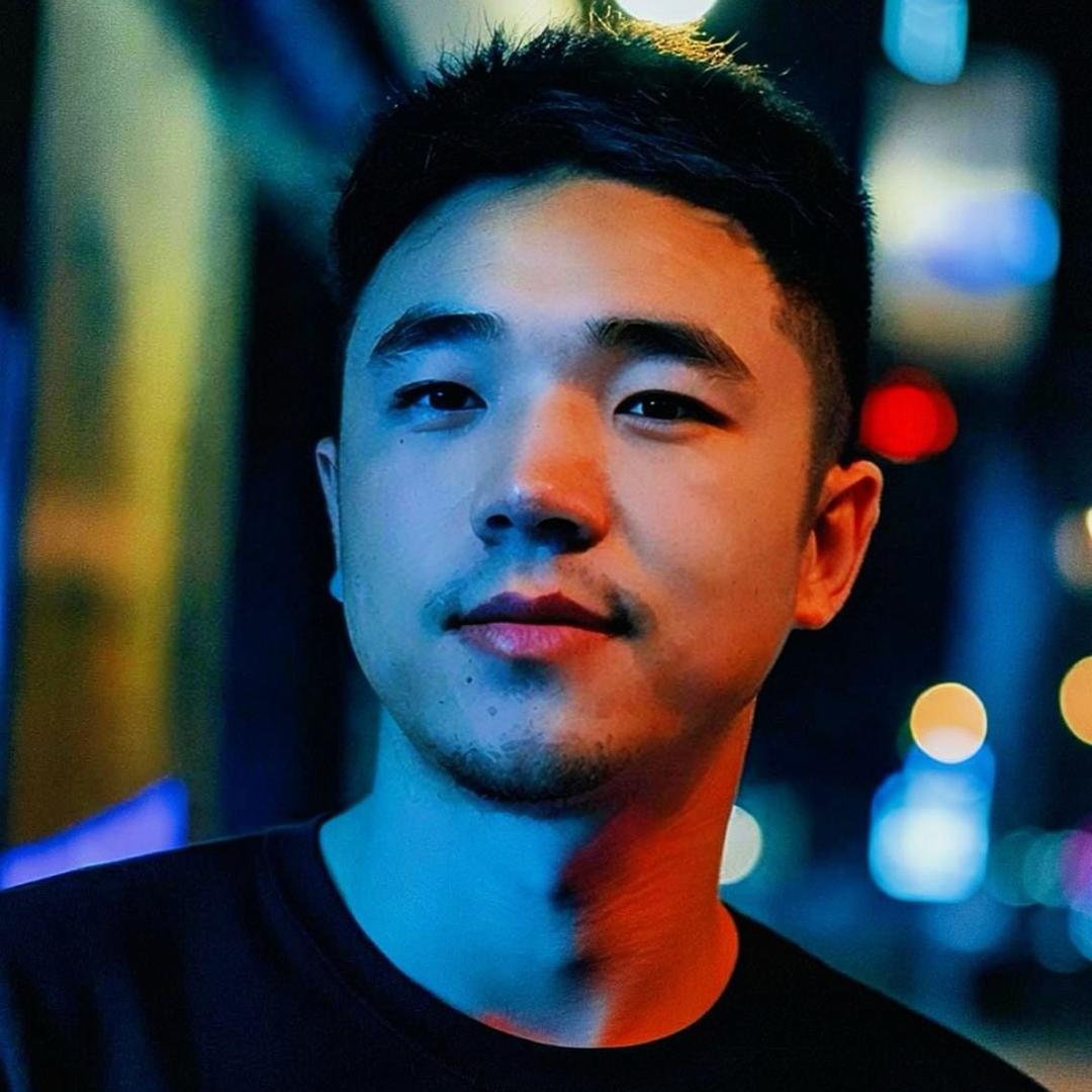 风雨中的大帅哥