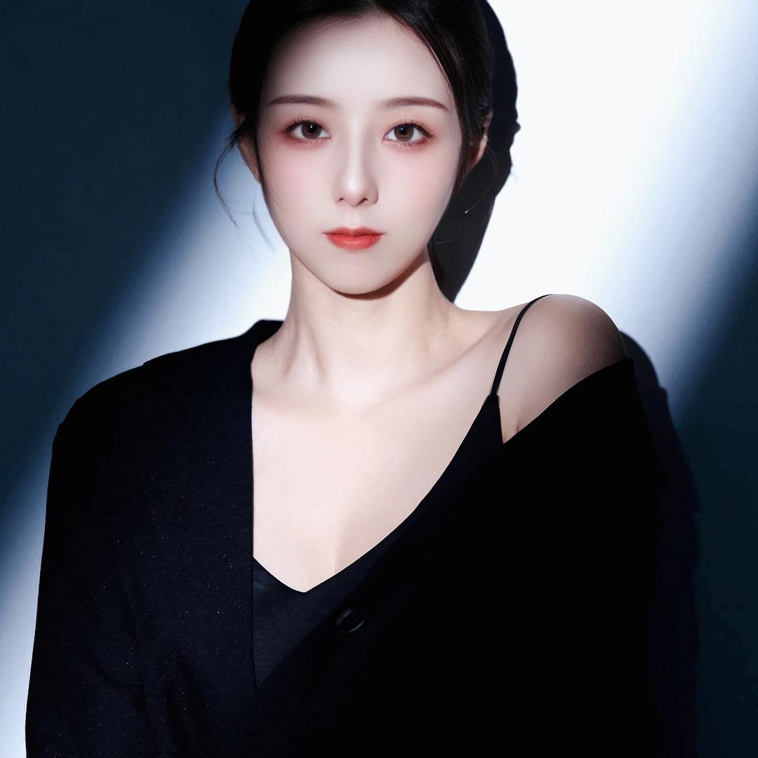 金灿灿高定女装