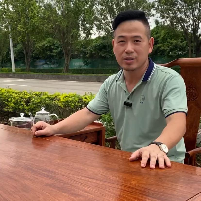 朱哥一一梨然家具