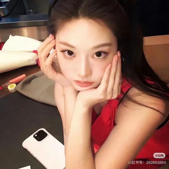 才不是美女🦋.