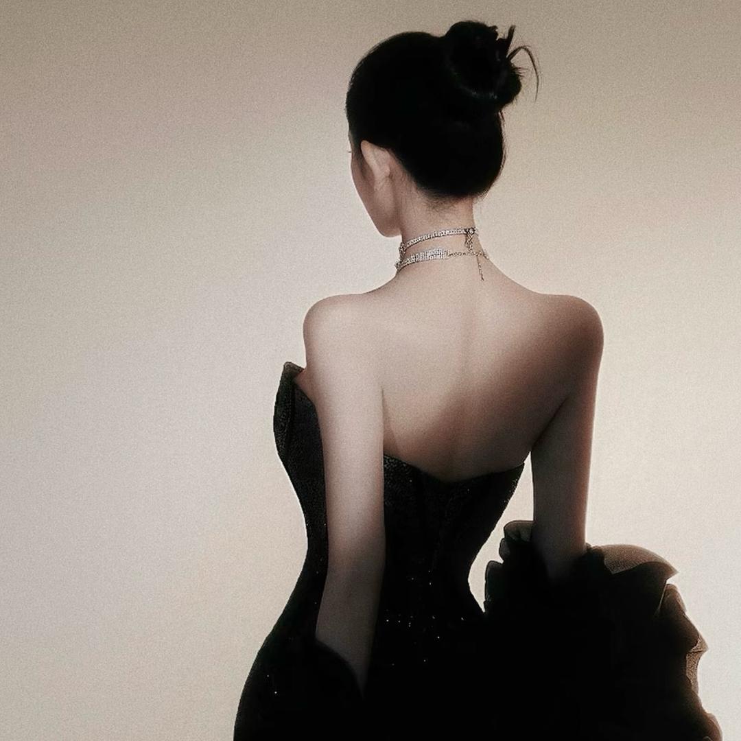 罗女士