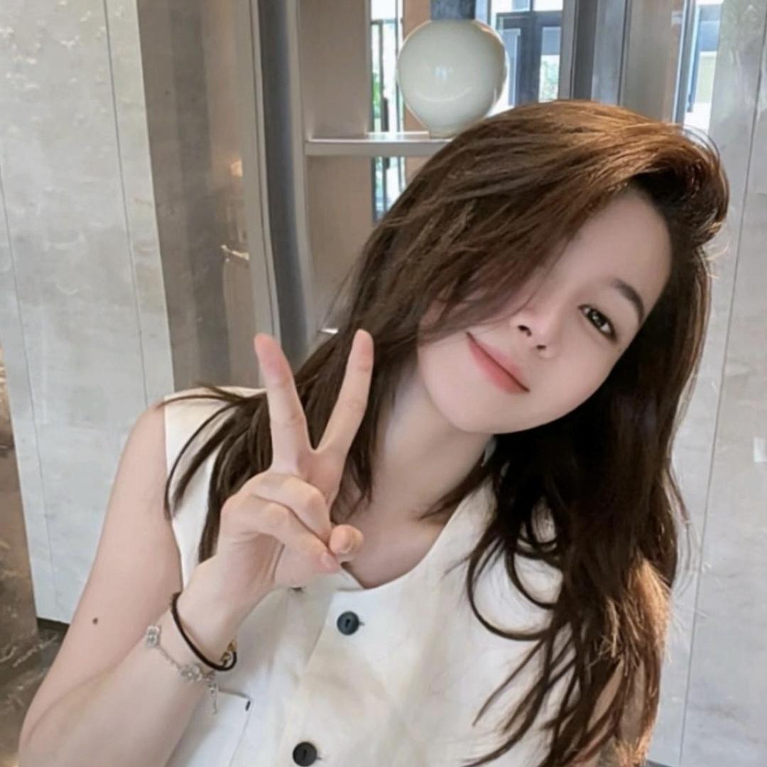 月月不吃鱼 穿搭分享