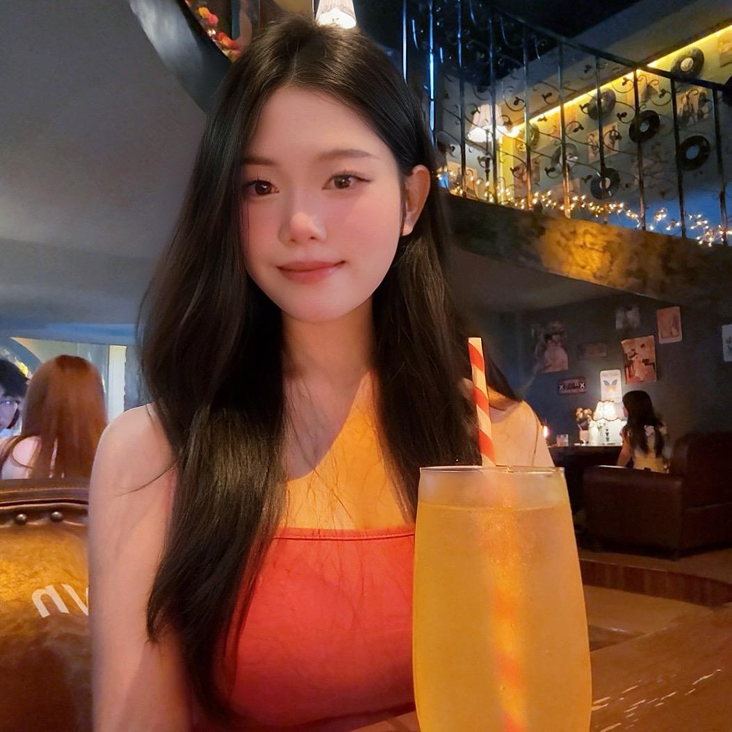 爱哭鬼阿悦🌙.