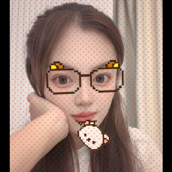 草莓有点甜～