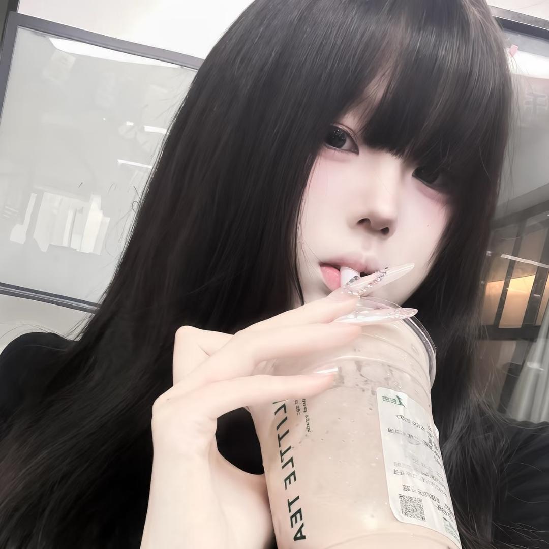 爱穿丝袜跳舞的长腿蟑螂.