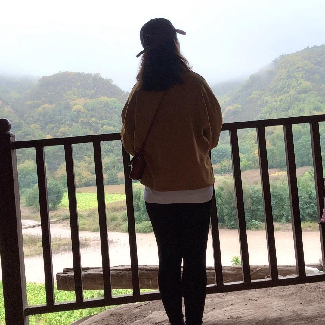 爱购物的小姐姐