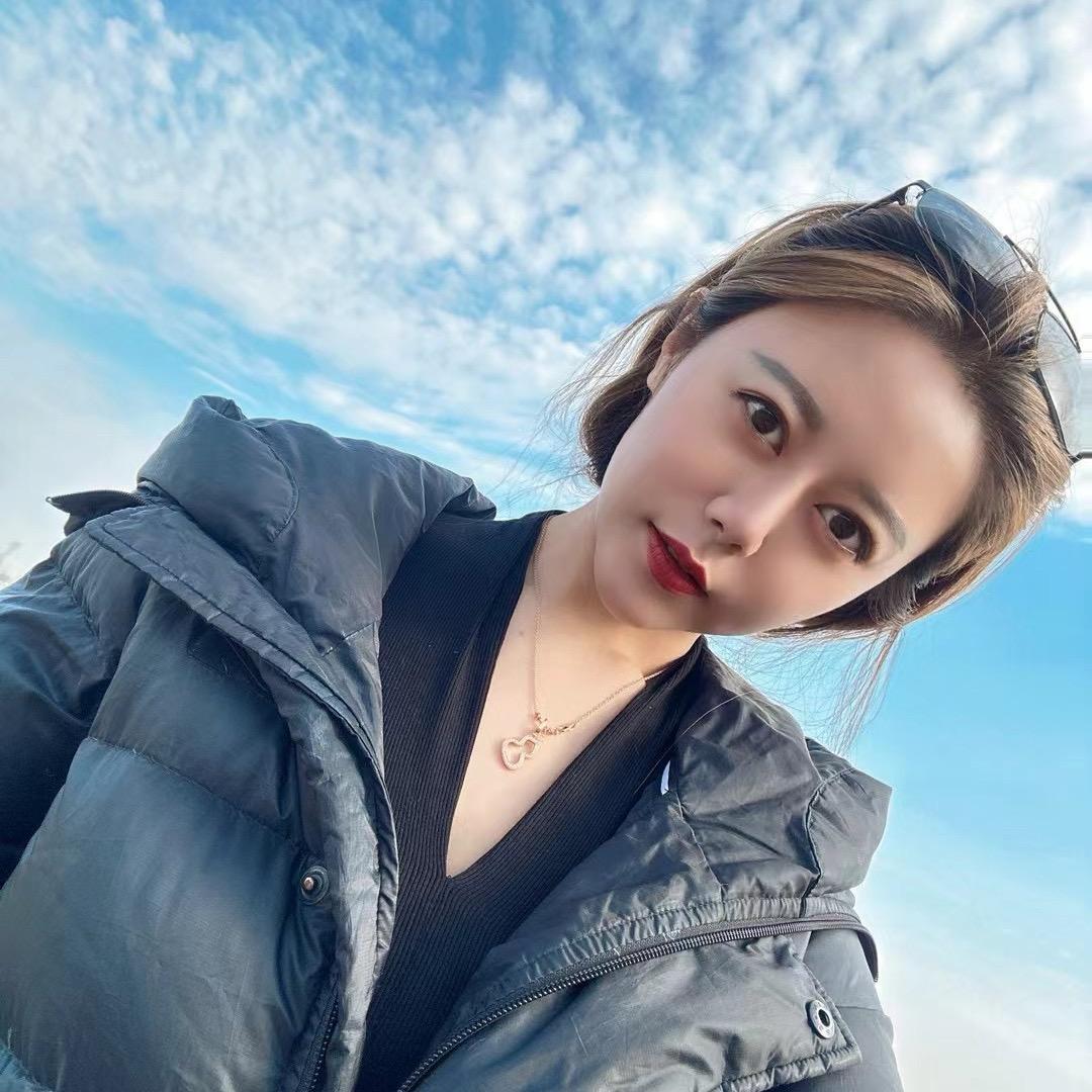 一个卖海鲜的大母猴少女