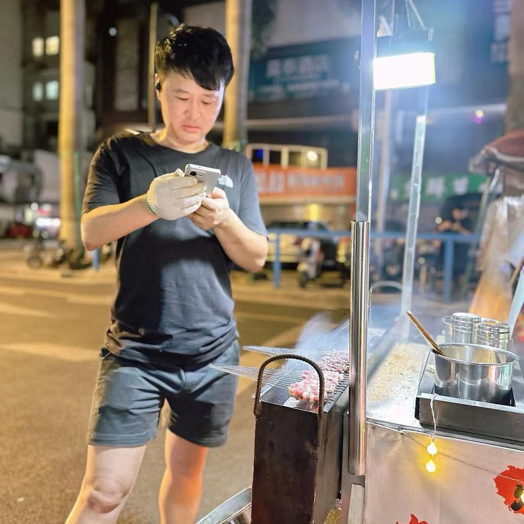 亮哥在广州（铁签小串）