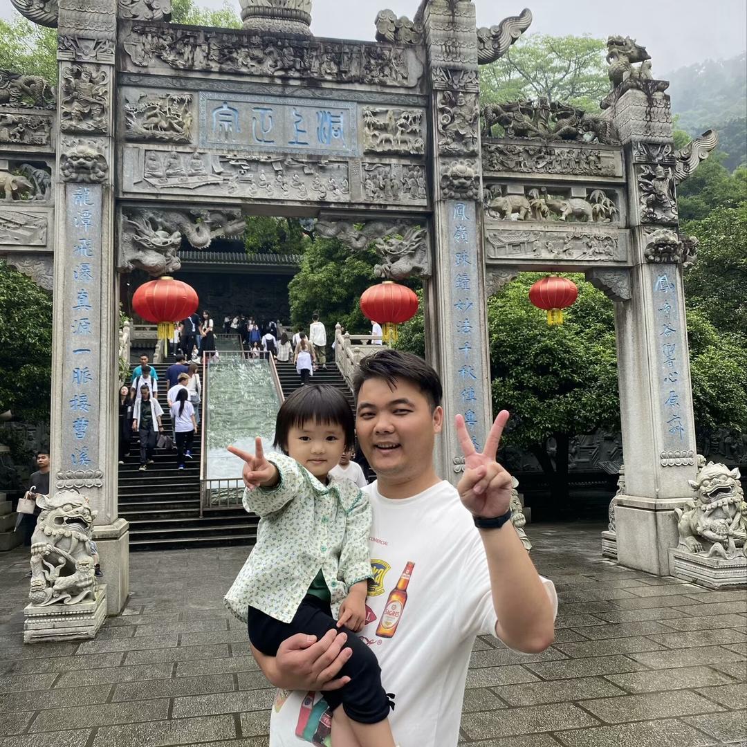 巨胖叔叔