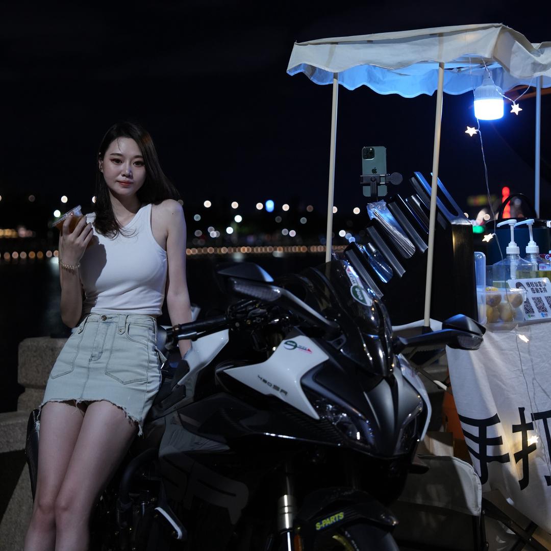 卖柠檬茶的TT妹