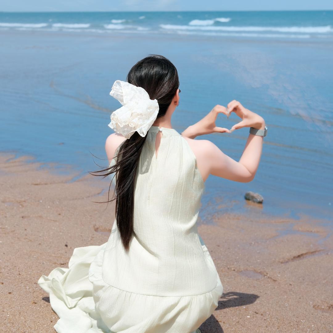 Huaෆng.