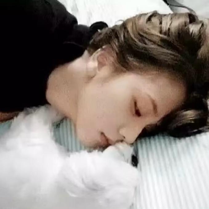 黑猫🐈‍⬛.