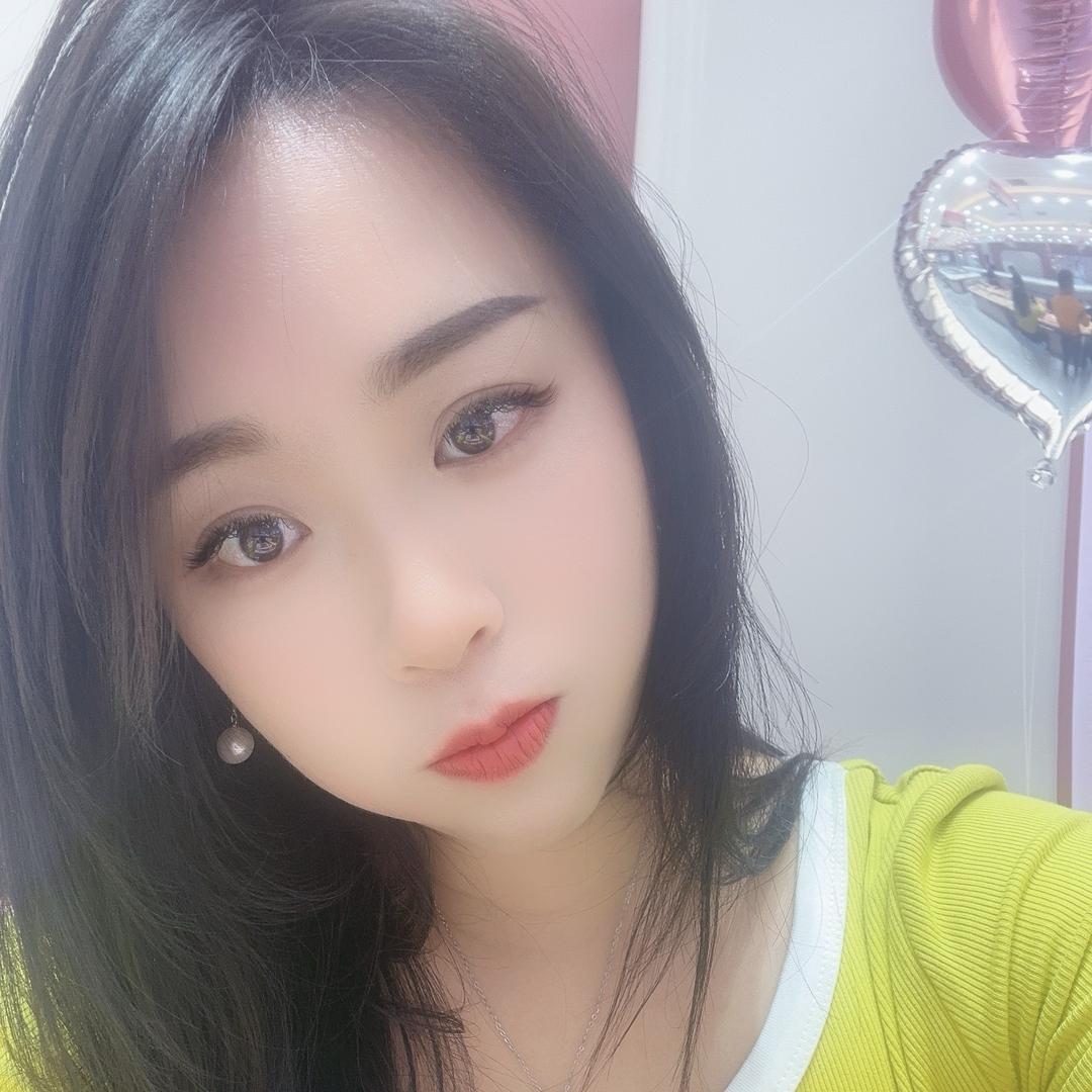 霏儿  （抒情歌者)