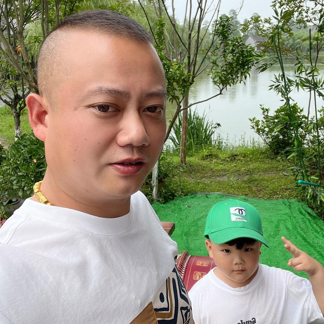 思语制衣  丹