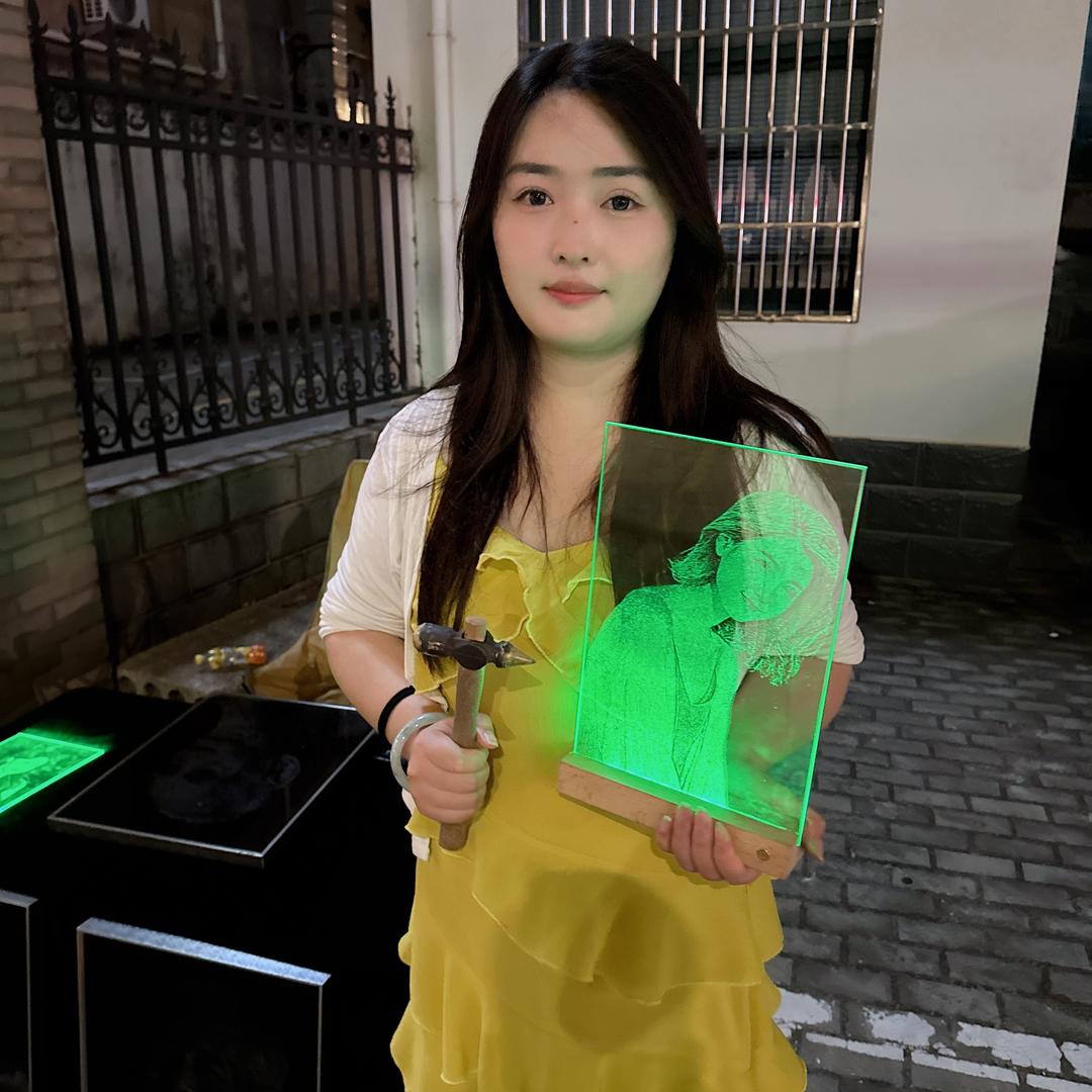 敲玻璃画的夕瑶
