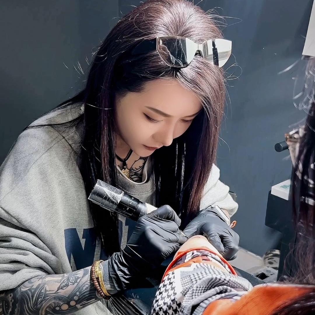 九亿浸染🔥Lee校长🌵