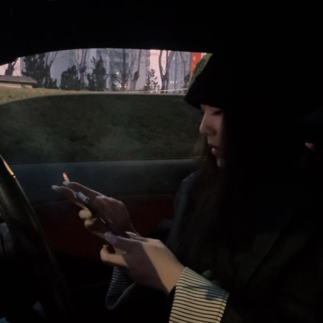 飞天小女警