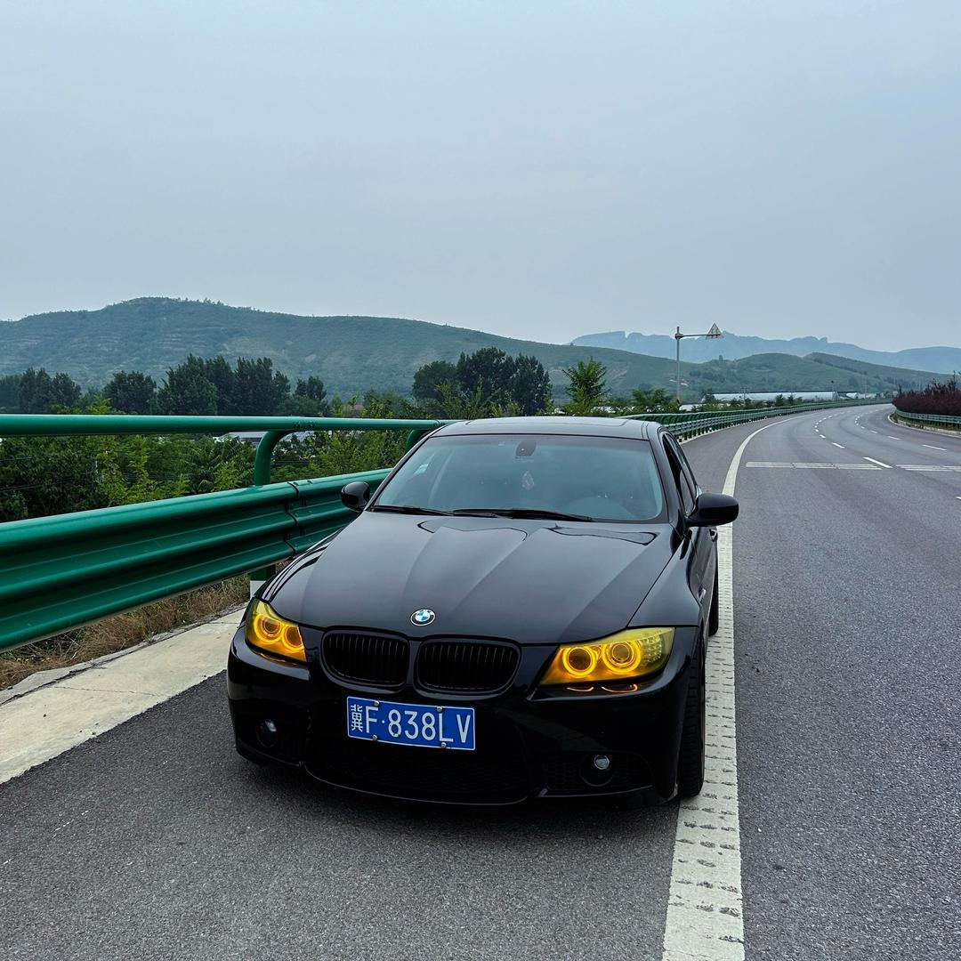 E90