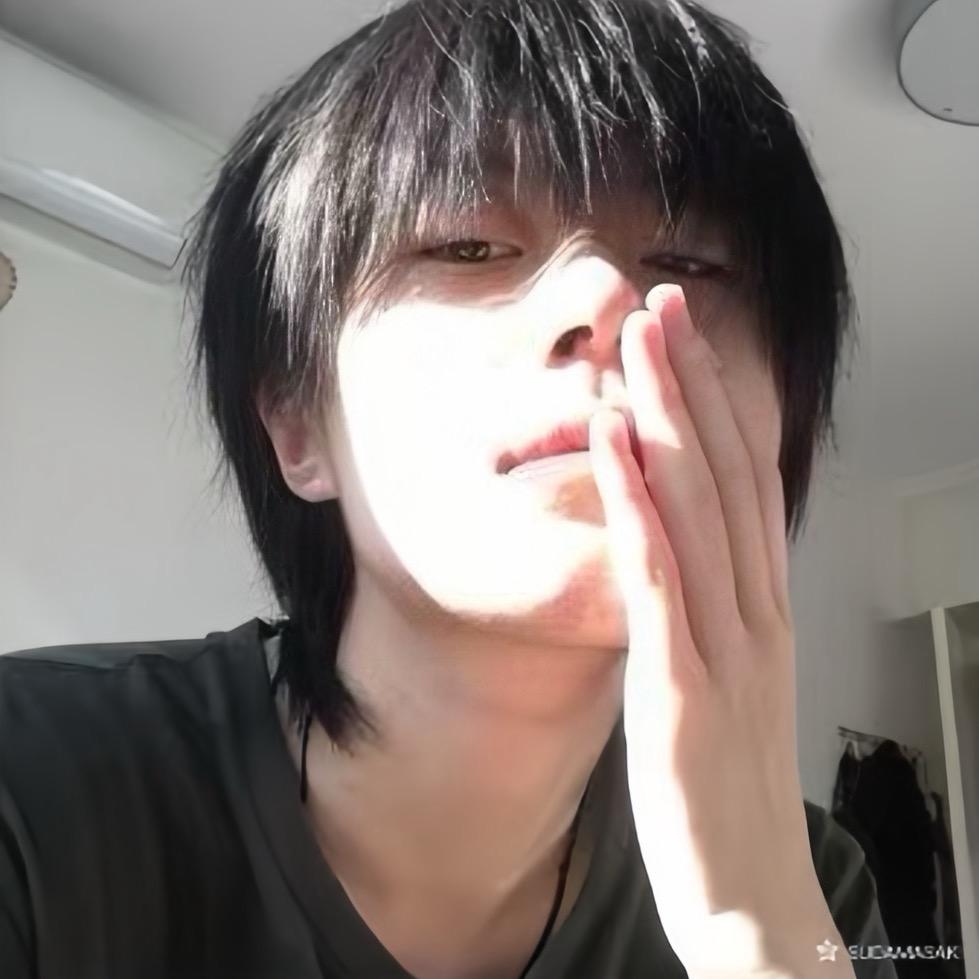 不知名颓废作家