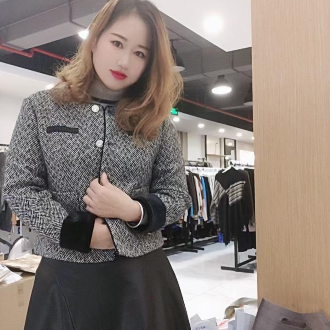 @ღ᭄ꦿ  手养小狗