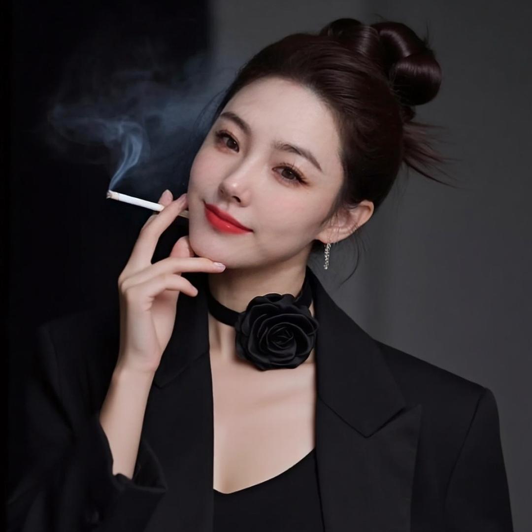 批发零售护肤品的小姐姐