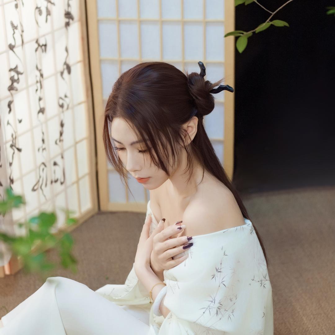 妮妮DD