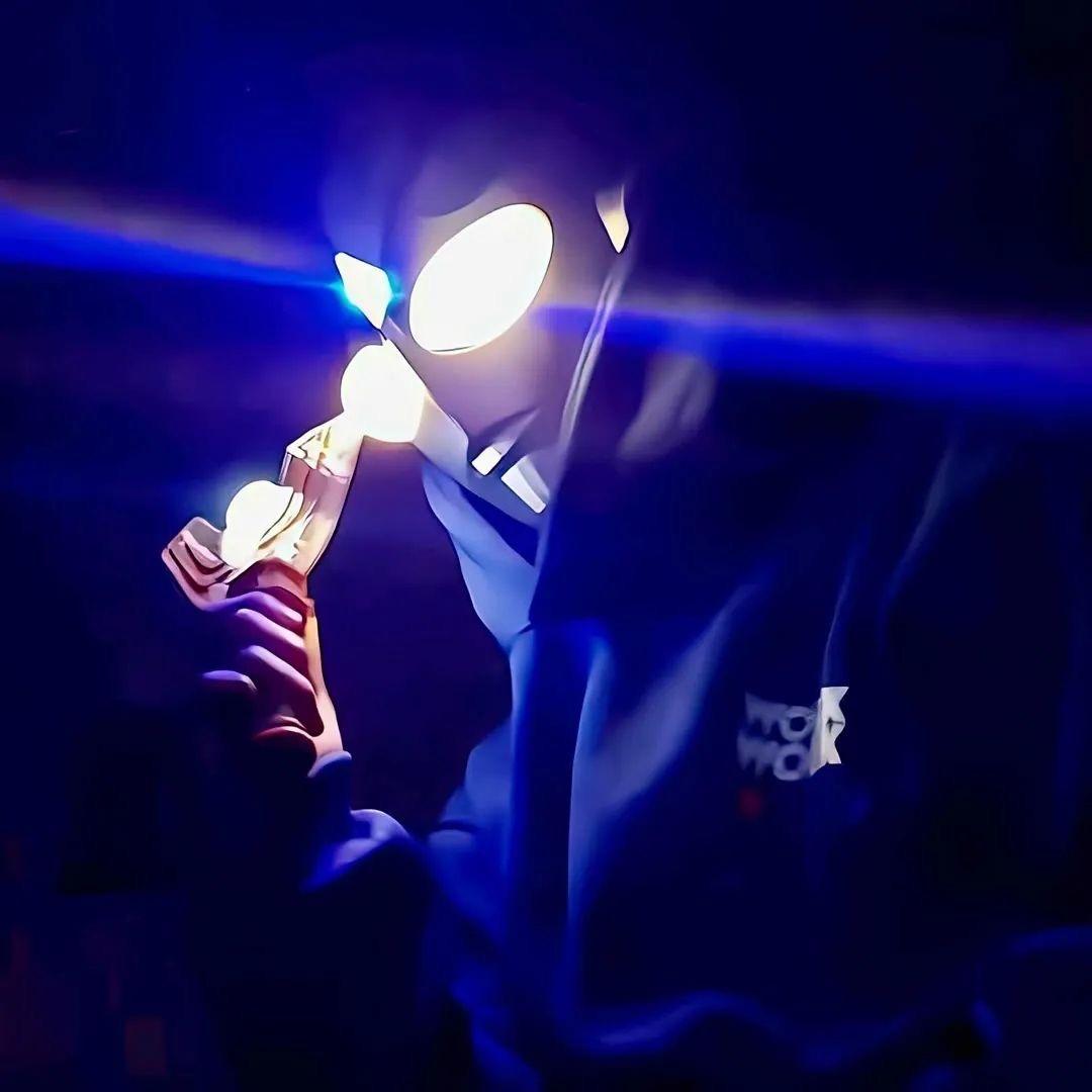 你挡着我发光了