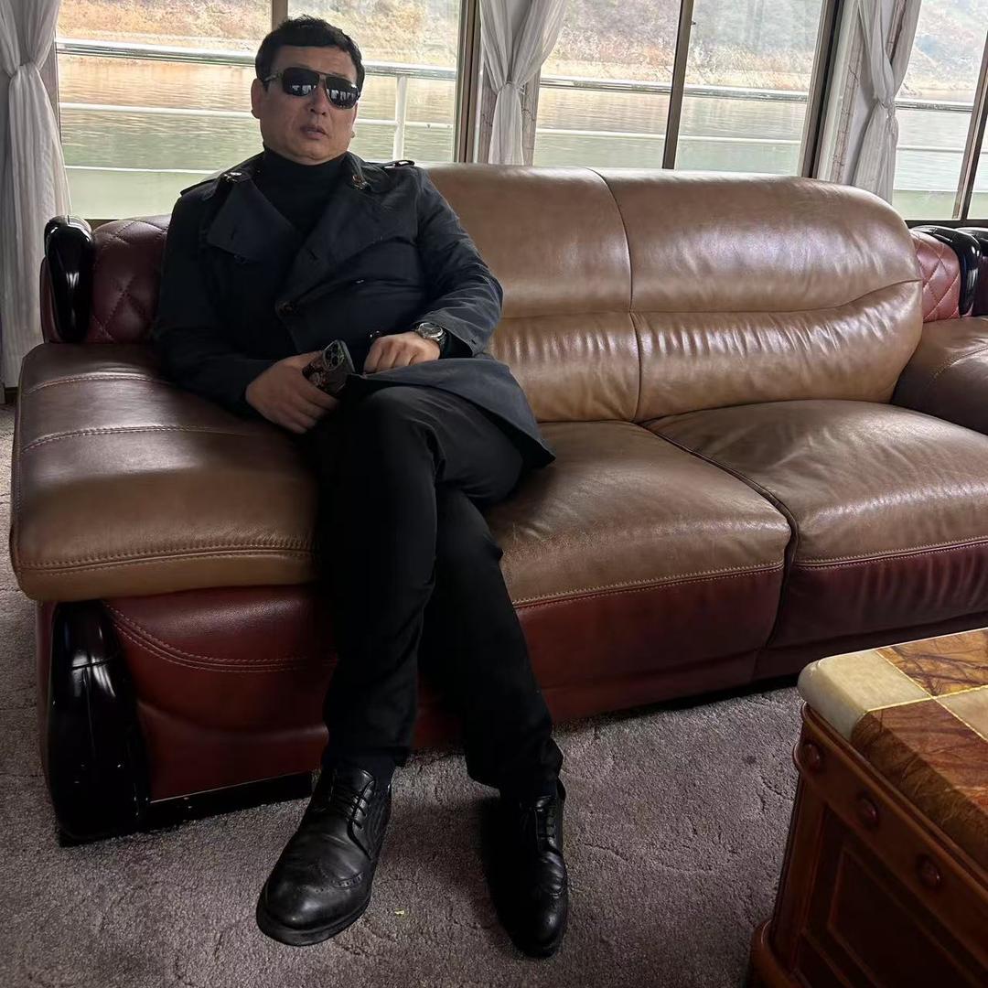 一个想躺平的包工头子