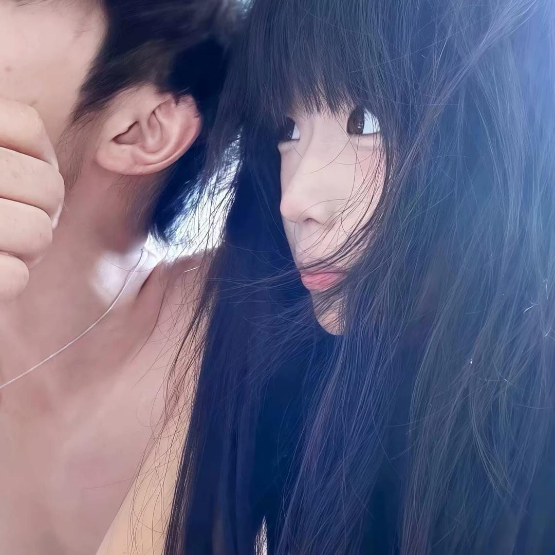 小Q红^