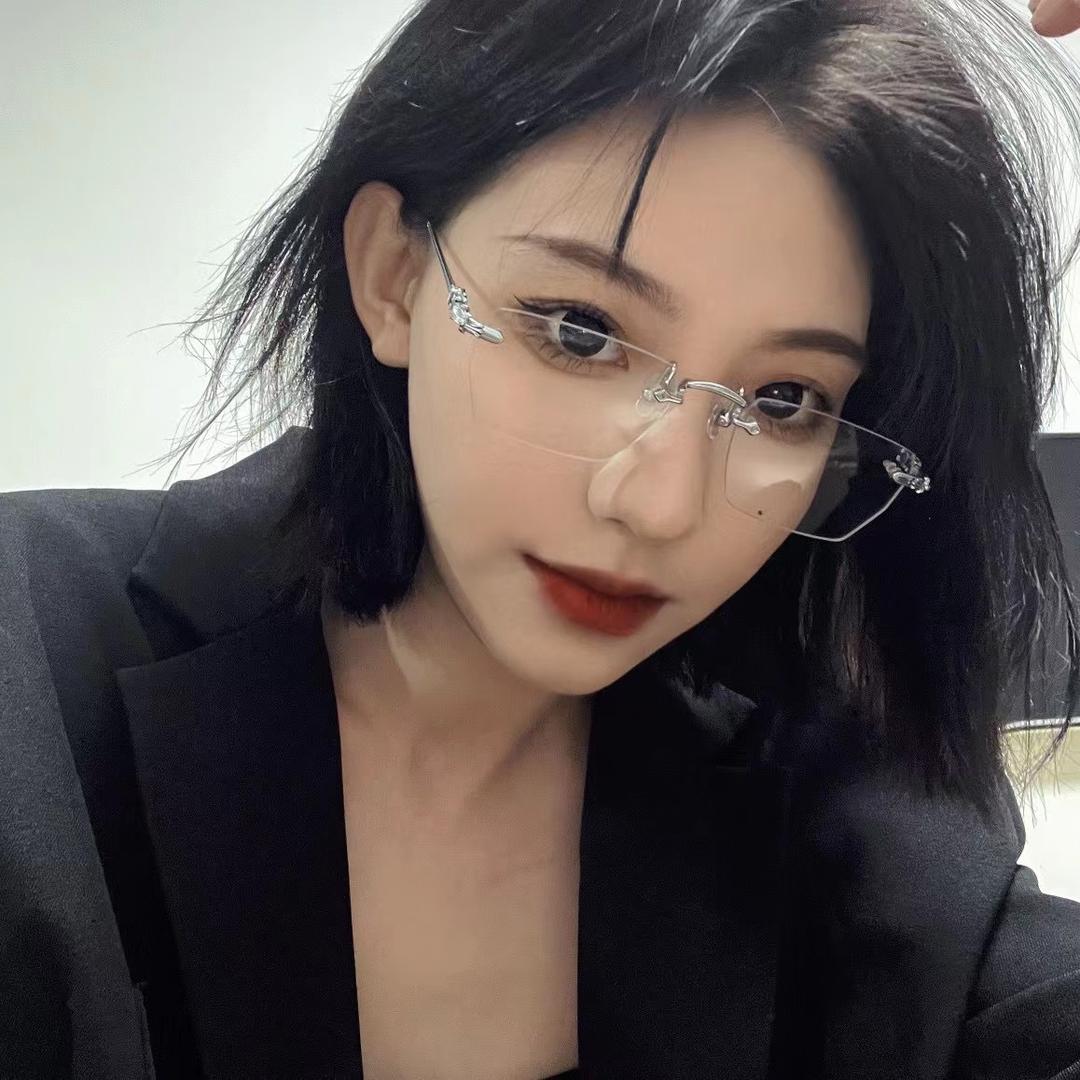 Asian girls余莽莽