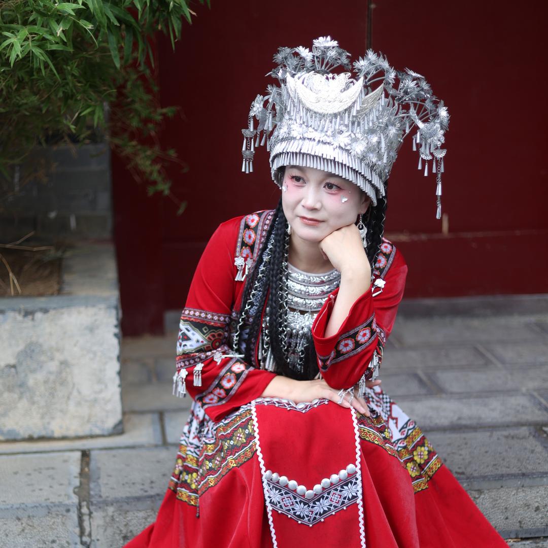 卖珠宝的何百万