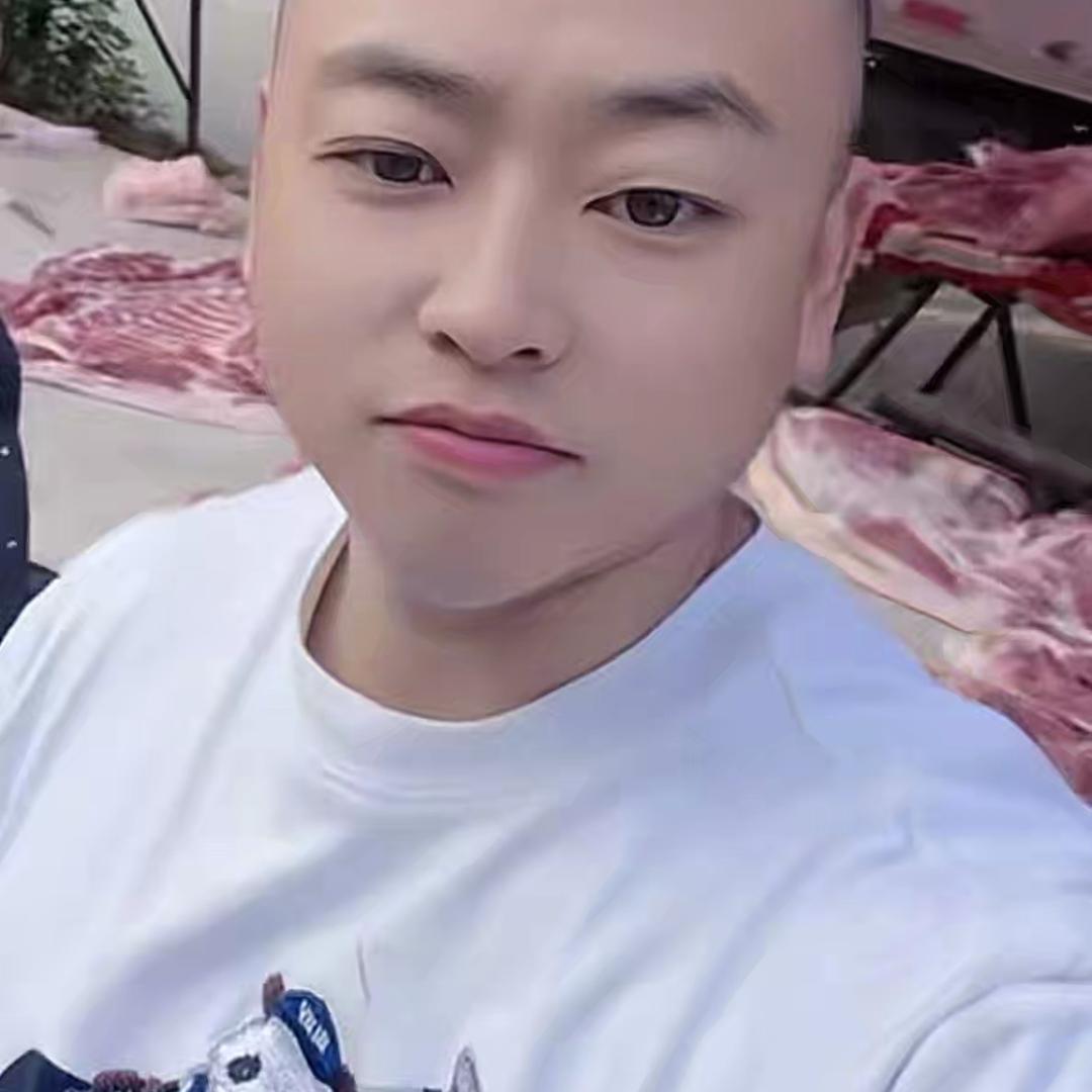 卖猪肉那小伙子