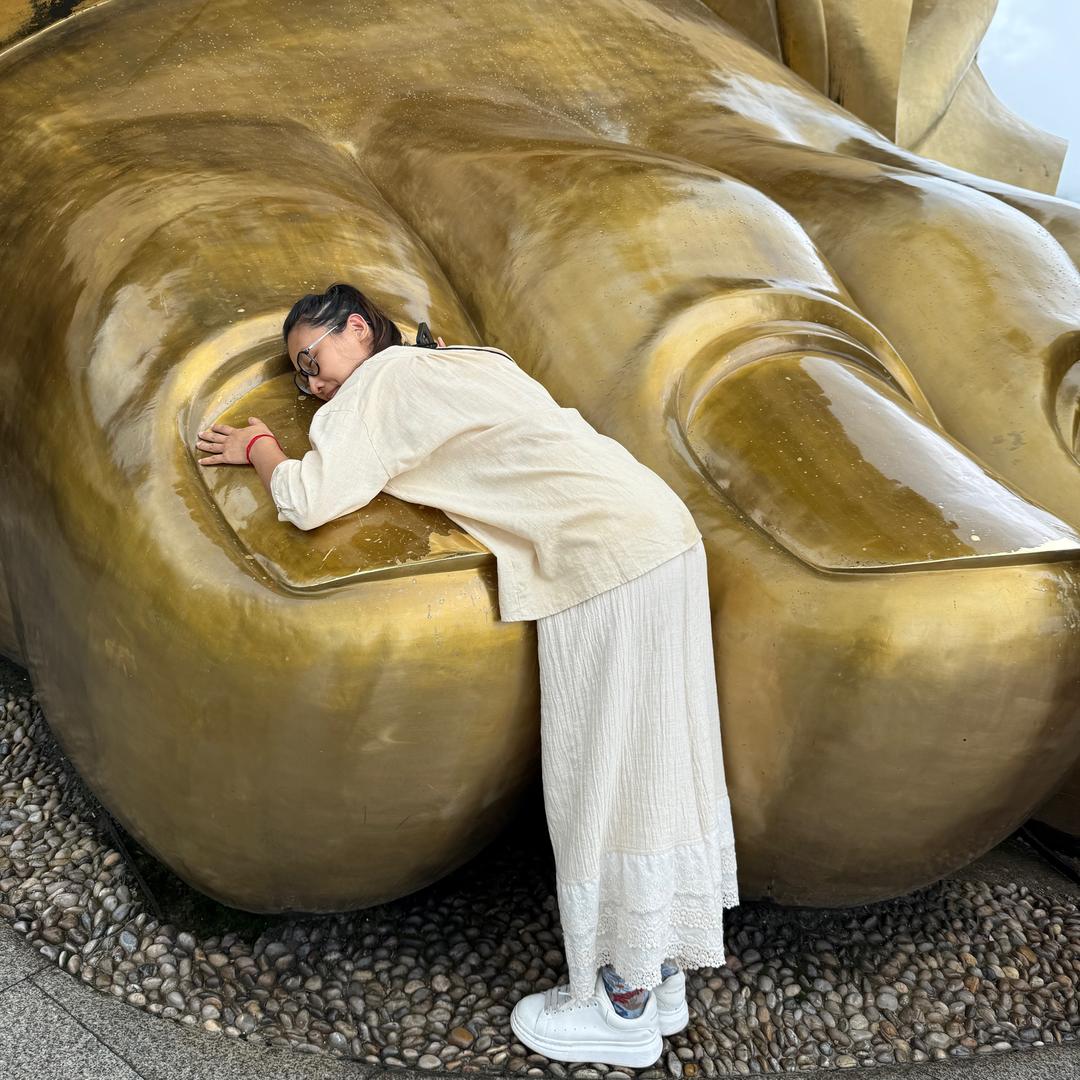 阿旺卓玛（戴戴）