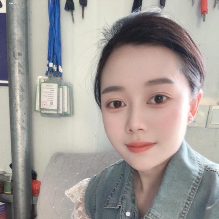581988394黄姗姗