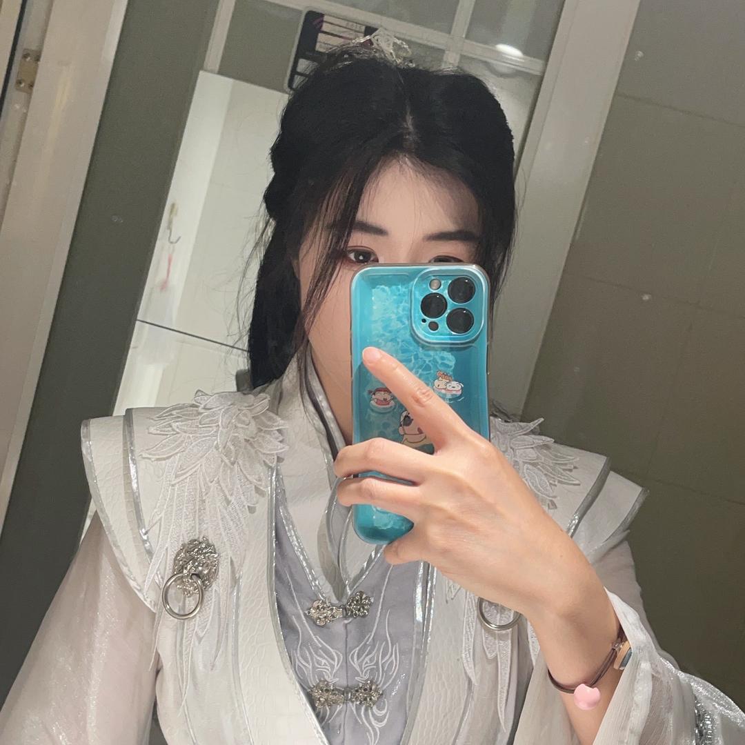 Maria努力增肌中