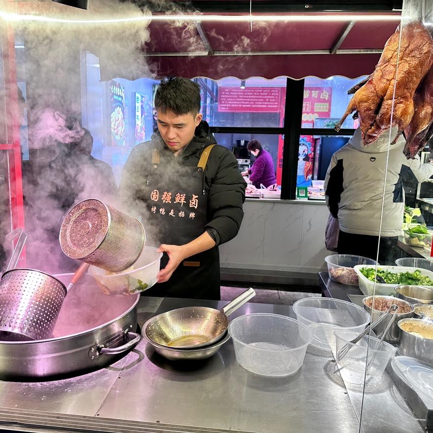 国强肥肠冒烤鸭官方号